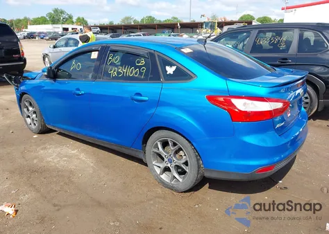 2014 Ford Focus Se z USA, uszkodzony, nr VIN 1FADP3F27EL275173